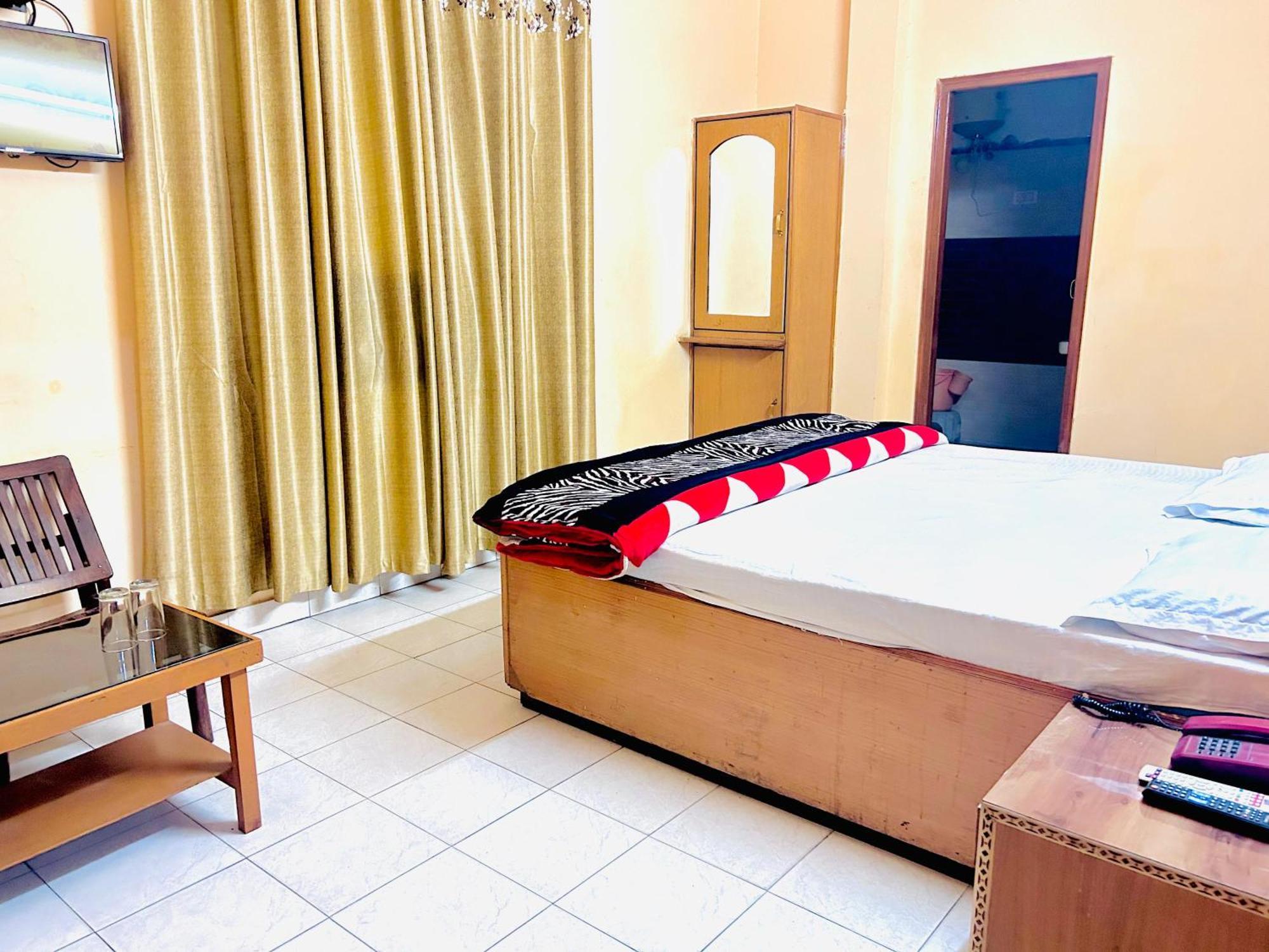 Sunrise Hotel Джаландхар Екстериор снимка